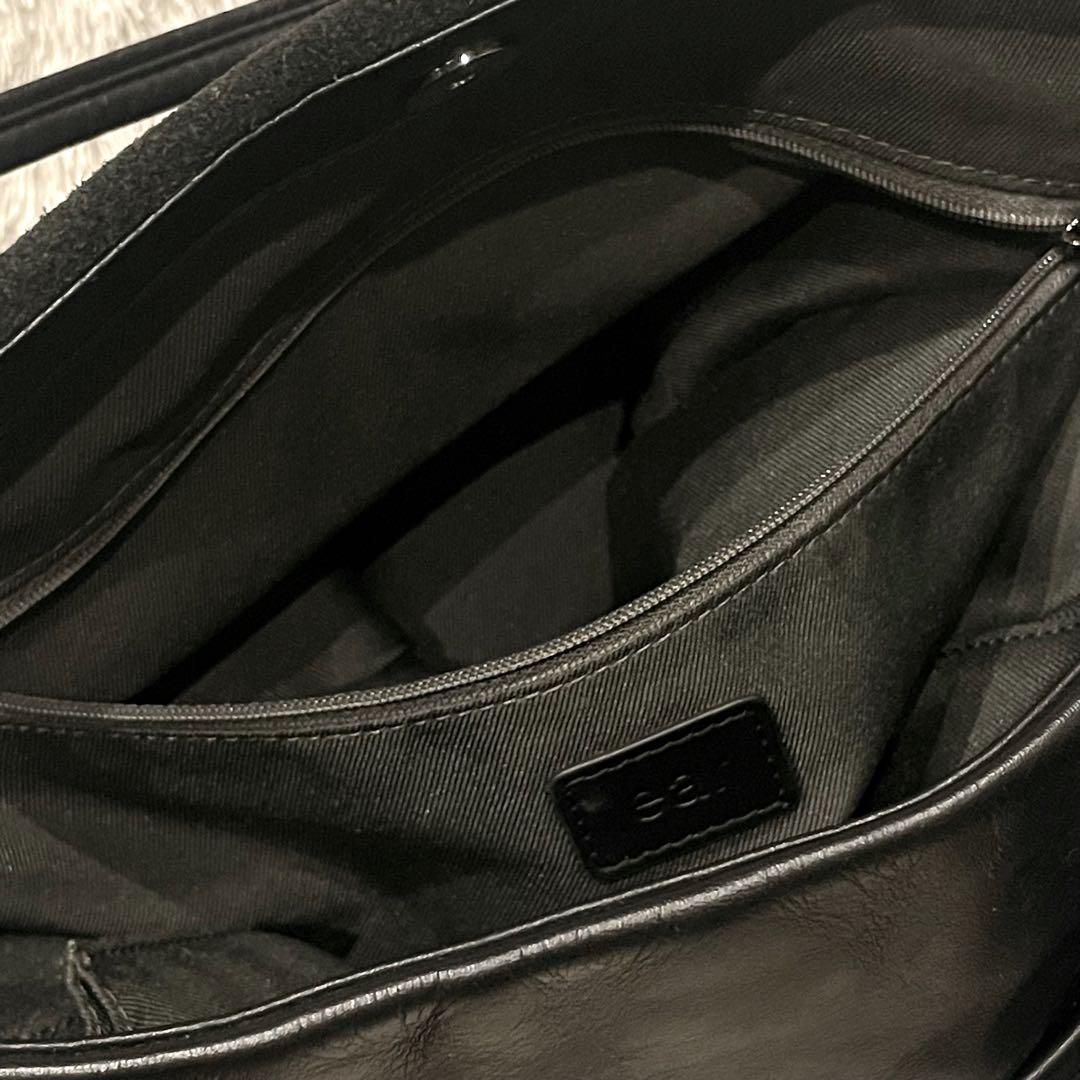 【美品】 ear PAPILLONNER 牛革 シンプルフラップショルダーバッグ