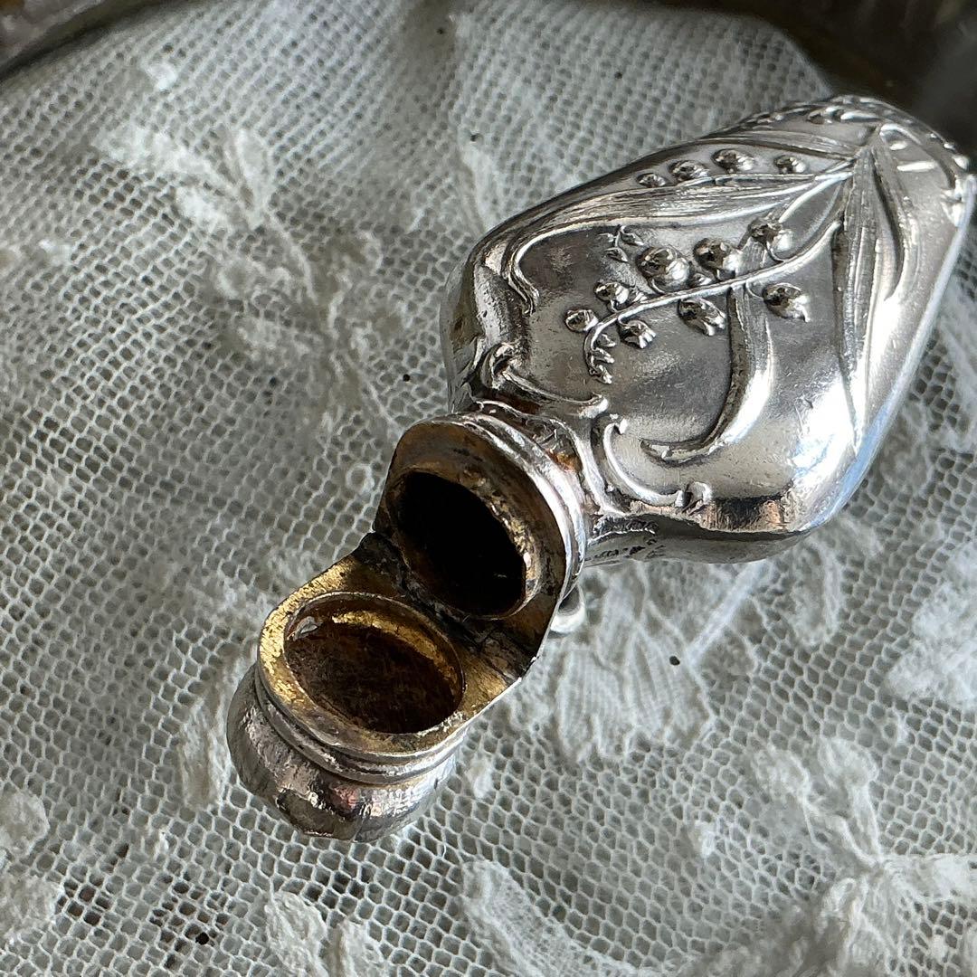 【B】フランスアンティーク　すずらん　パフュームボトル　フラコン・ド・セル