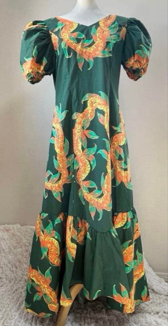 M〜Lサイズ　ホロクウ　イリマレイ　パフスリーブ　Ｖネック　hula ハワイ