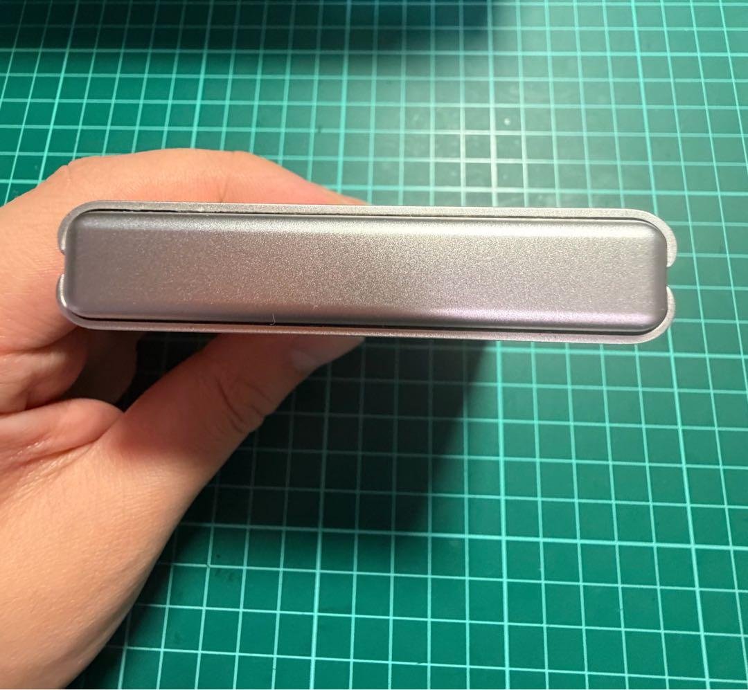 Motorola　Razer40　使用感あり　256GB バニラクリーム