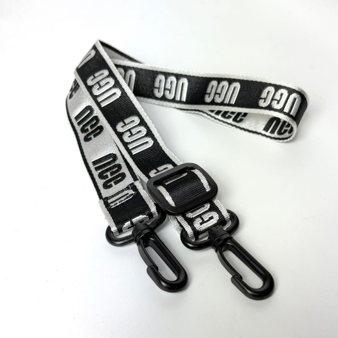 アグ　ナシャ　ベルトバッグ　クリア　ファーブラック　ボディバッグウエストポーチ.