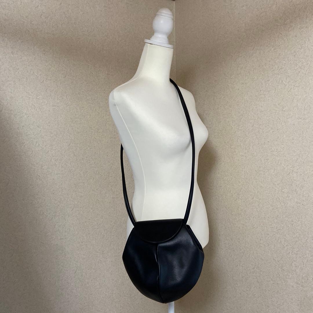 シビラ　本革　レザー　2way ショルダーバッグ　斜めがけ　ハンドバッグ　黒