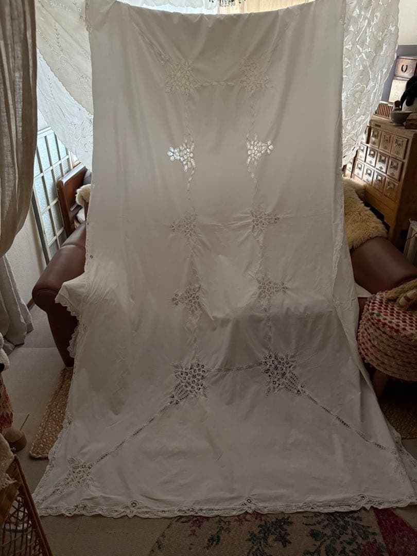 SALE❣️フランスアンティークஐ⋆* ふんわりバテンレースの花刺繍シーツ