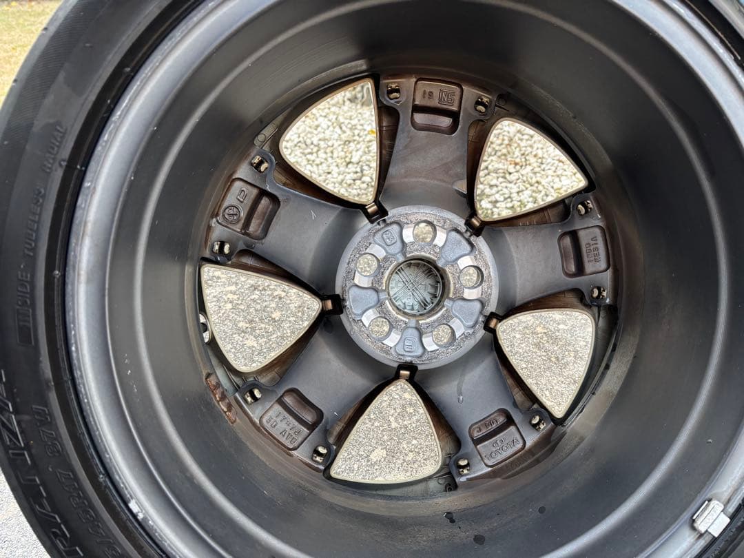 トヨタ 50プリウス純正ツーリング　S17インチ タイヤホイールセット