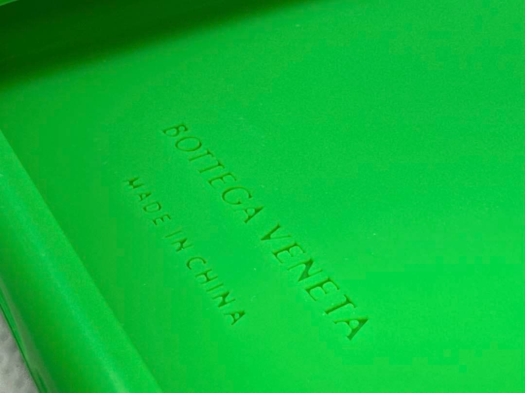 ボッテガヴェネタ BOTTEGA VENETA iphone14pro ケース