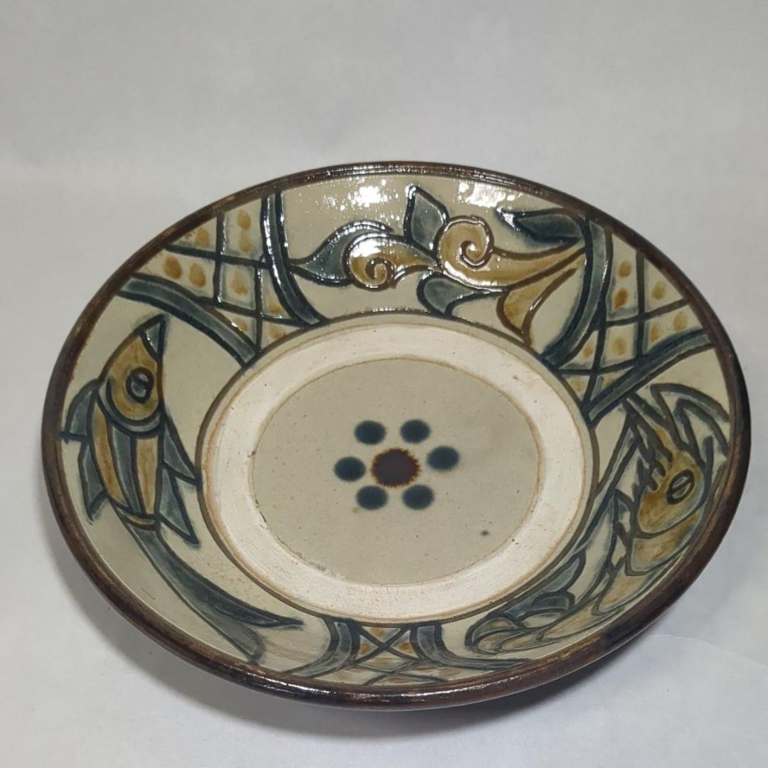 金城敏昭 壺屋焼 やちむん 魚文 海老文 盛鉢 沖縄 琉球 「昭」銘入り 美品