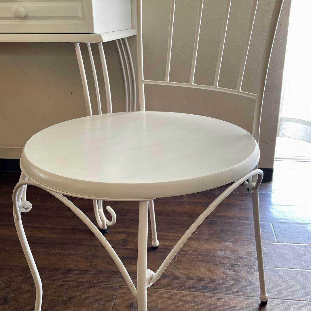 r186 アンティーク風の曲線美 コンパクトで美しいロートアイアンデスクセット