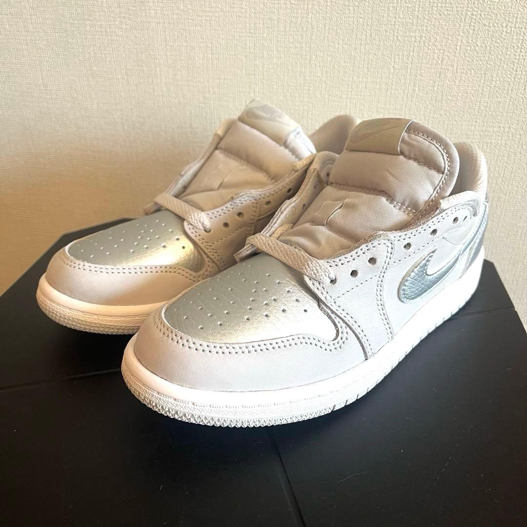 ［新品］NIKE AIR JORDAN 1 RETRO ジュニア 21cm