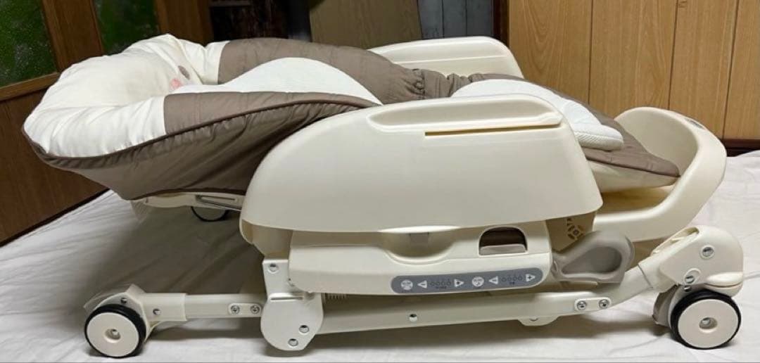 コンビネムリラ AUTO SWING エッグショックBEオート 電動イス