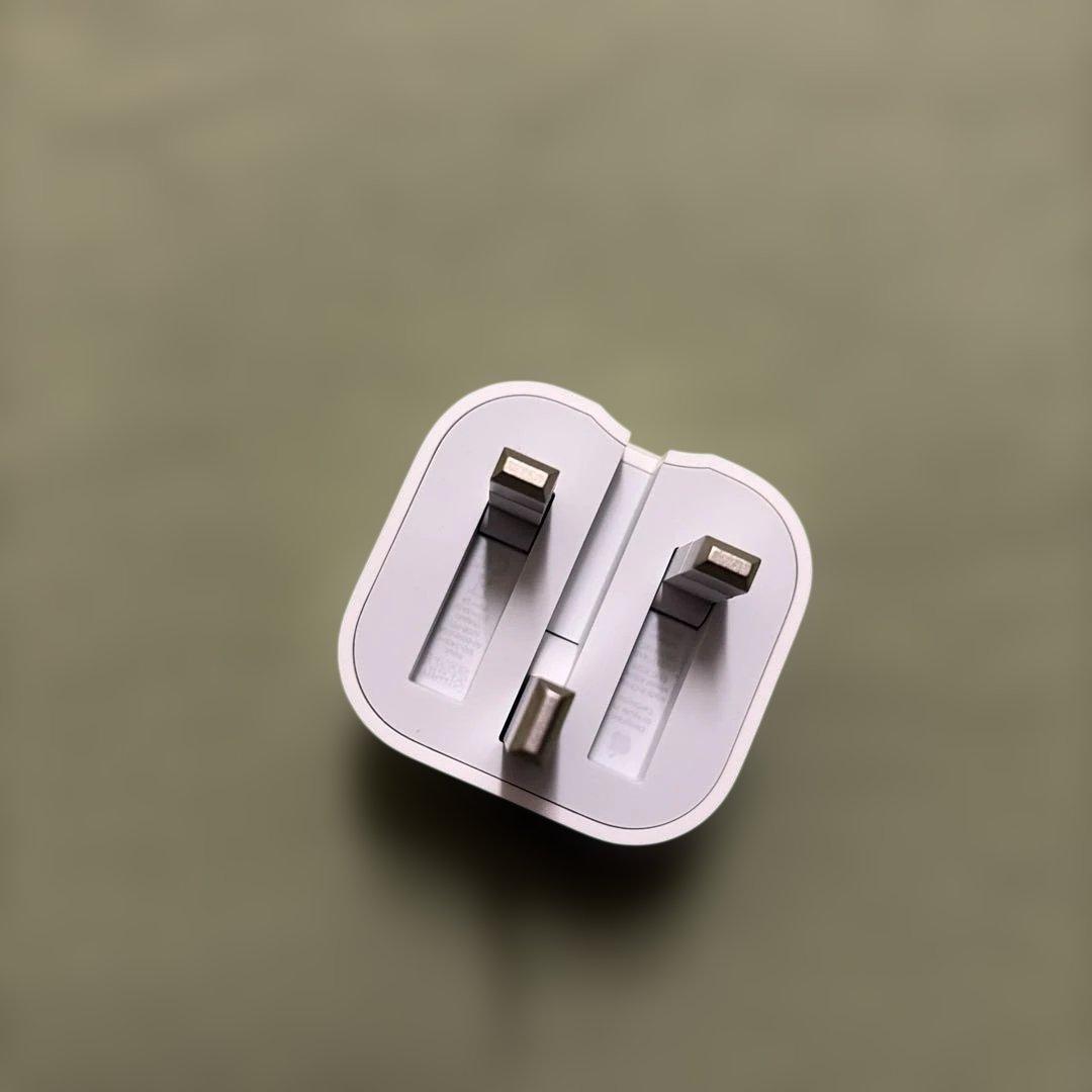 香港製iPhone 11 Pro Max ダブルSIM シャッター音消せます