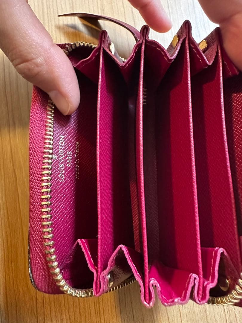 周りと差がつく！Louis Vuitton モノグラム 名刺入れ