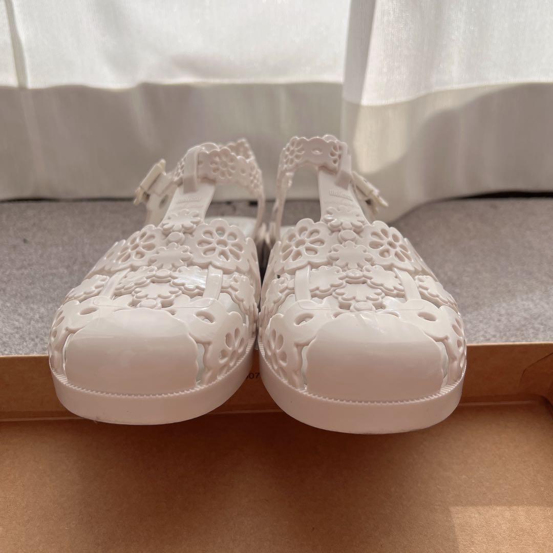 『melissa×VICTOR&ROLF』コラボサンダル