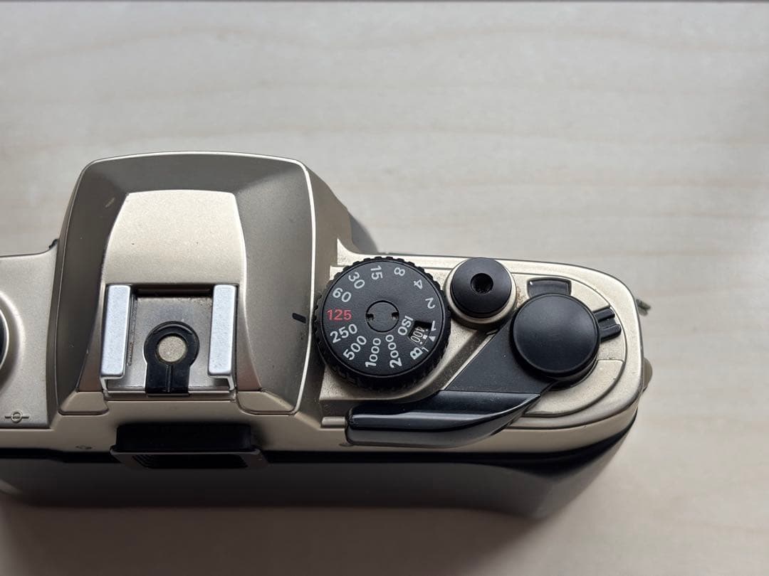 Nikon ニコン FM10 & Zoom-NIKKOR 35-70mm カメラ