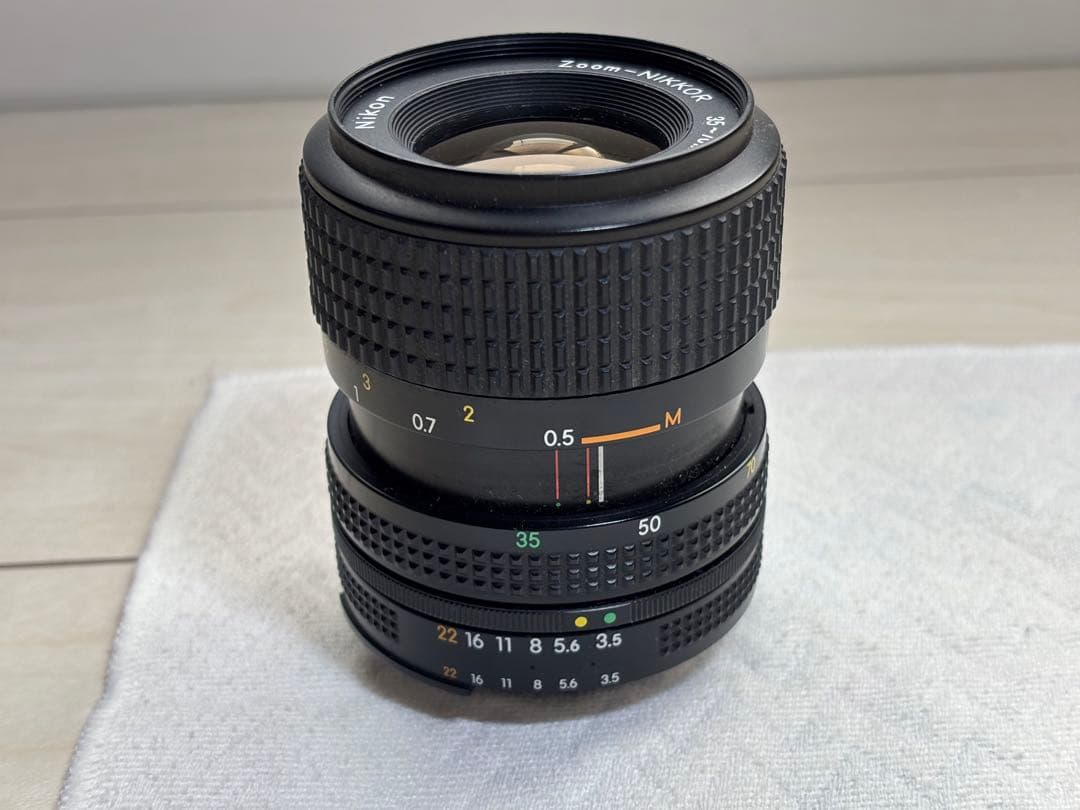 Nikon ニコン FM10 & Zoom-NIKKOR 35-70mm カメラ