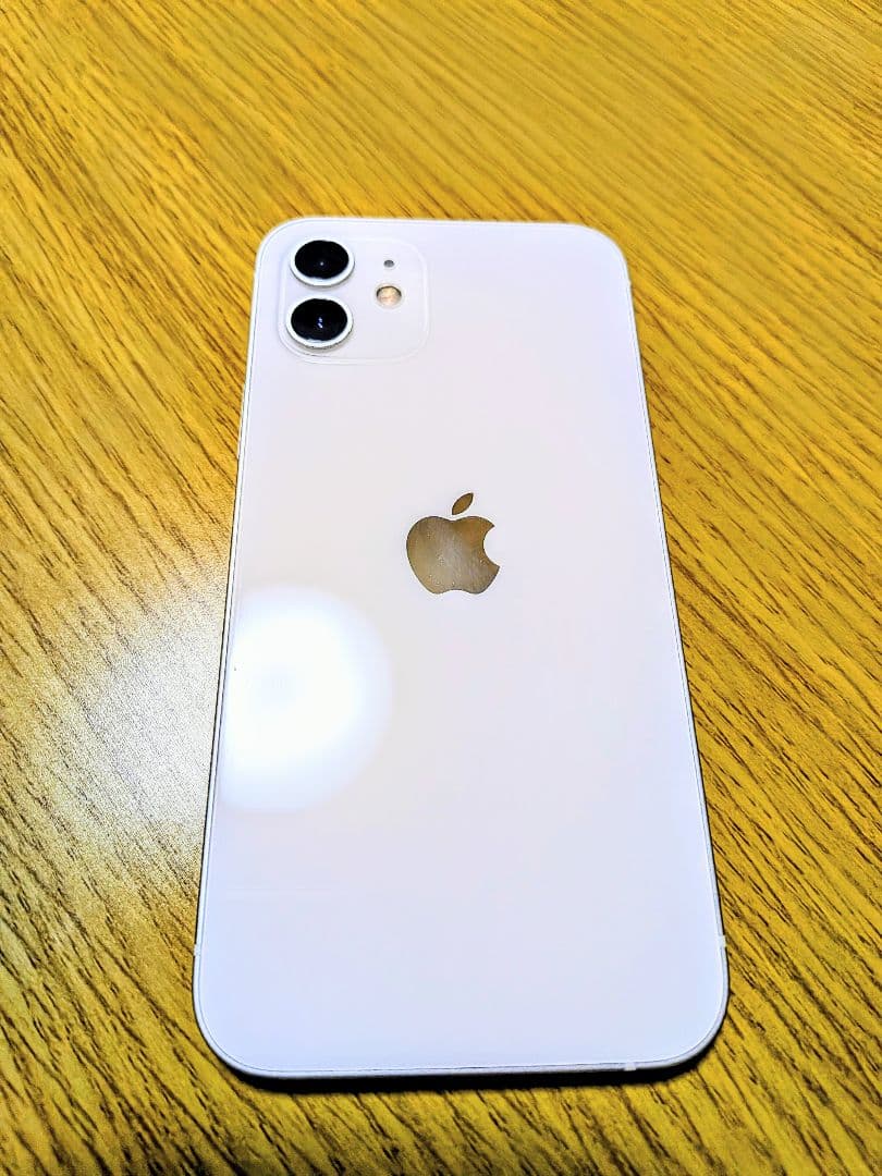 【美品】Apple iPhone 12 ホワイト　64g
