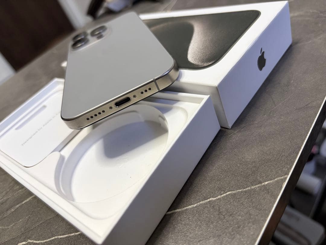 Apple iPhone 15Pro 256GB SIMフリー 美品 箱あり