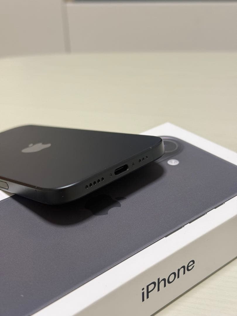 iPhone 16 256GB 本体 ブラック SIMフリー 付属品、箱付き