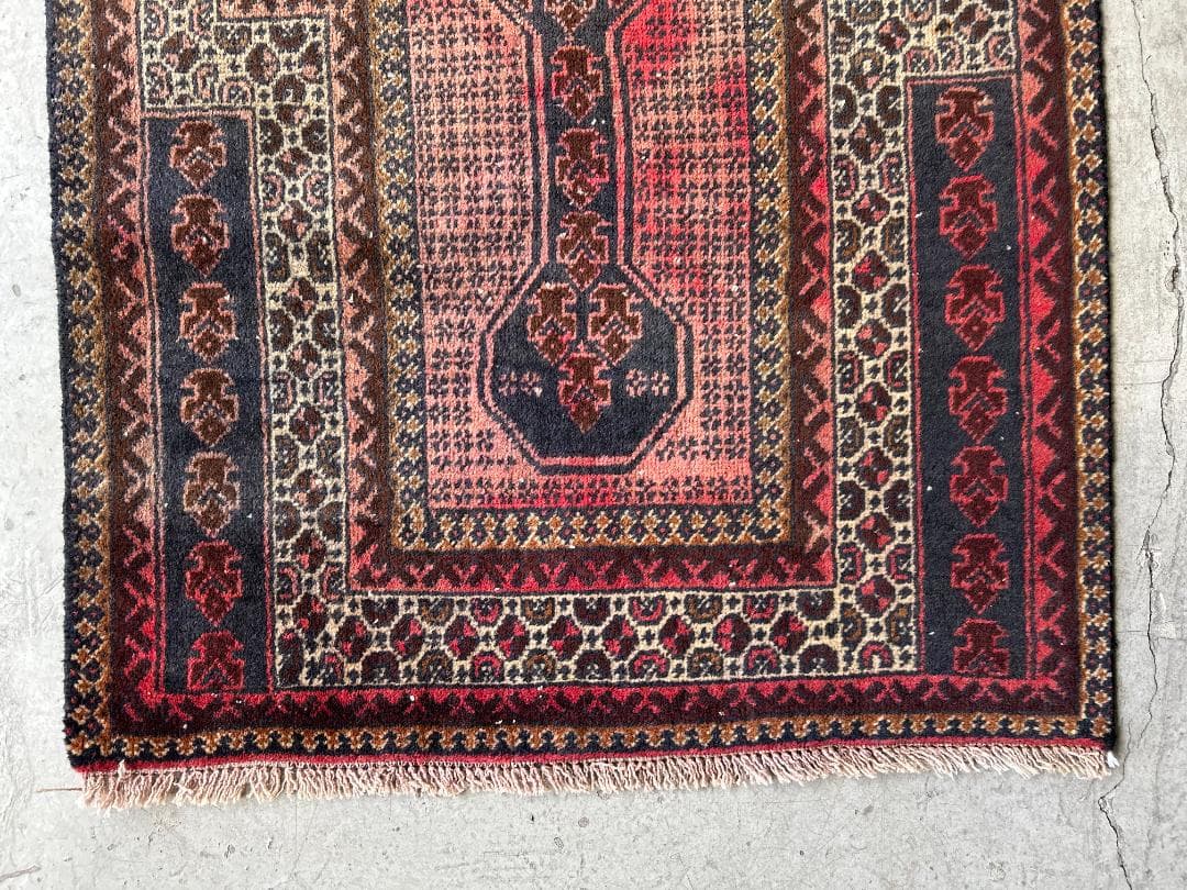 【Vintage rug】138 × 81｜アシンメトリー ヴィンテージラグ