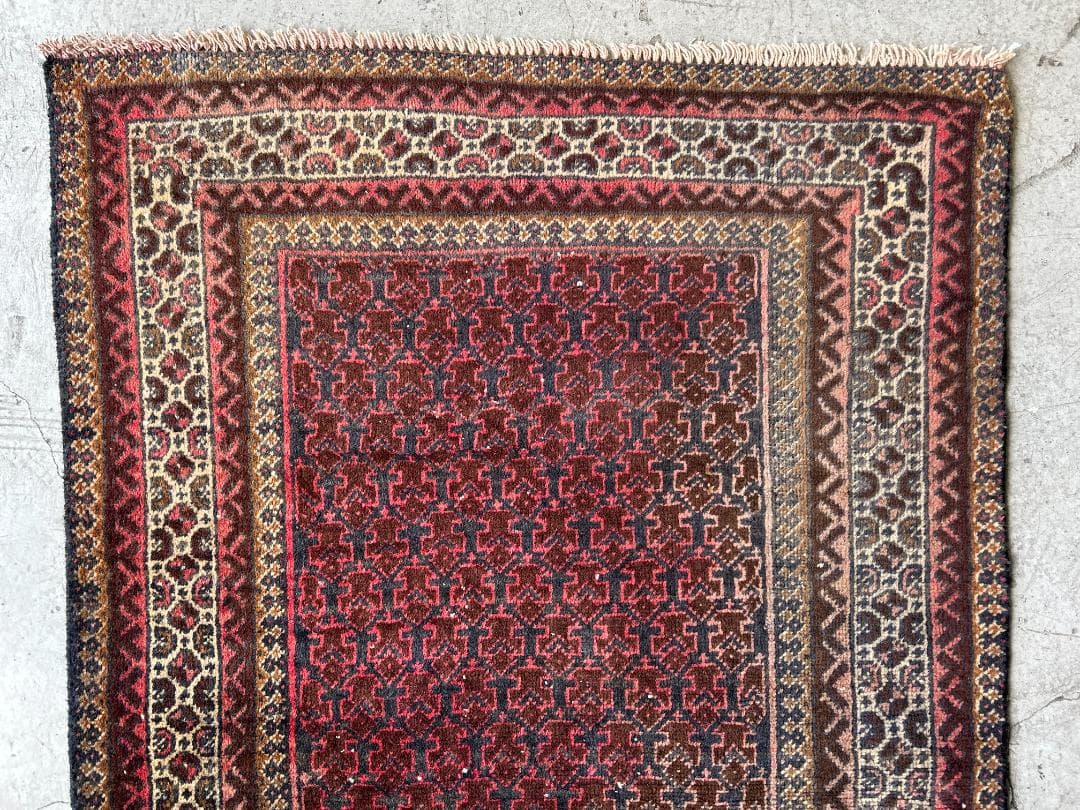 【Vintage rug】138 × 81｜アシンメトリー ヴィンテージラグ