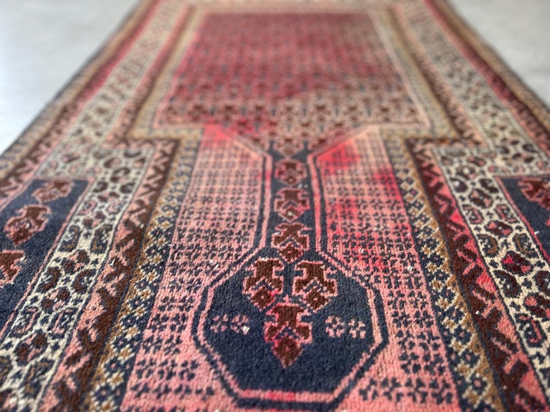 【Vintage rug】138 × 81｜アシンメトリー ヴィンテージラグ