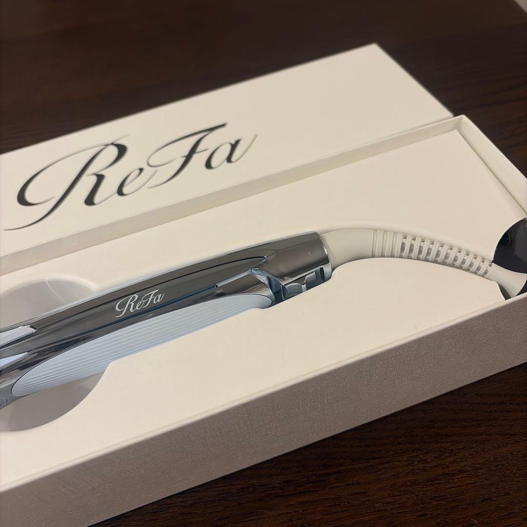 【最新リファ】ストレートアイロン プロ ホワイト 美品 ◎箱付き・送料込み