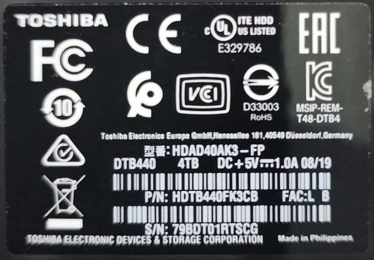 TOSHIBA ポータブルハードディスク 4TB