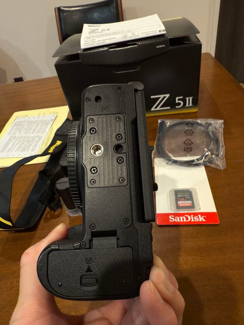 NIKON z5ii 美品 ボディーおまけ付き シャッター回数2099回