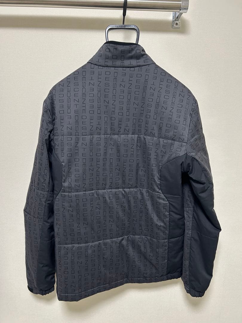 【完売／超美品】デサント　ストレッチ中綿ジャケット　ブラック