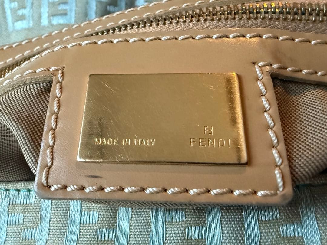 【レアカラー】FENDI ズッカ柄マンマバケット ワンショルダーバッグ