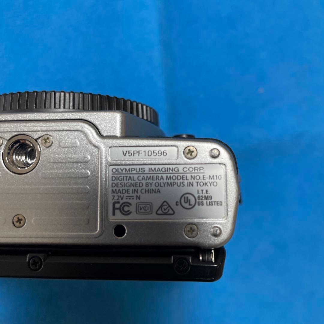 OLYMPUS オリンパスOM-D E-M10 ダブルズームキット シルバー