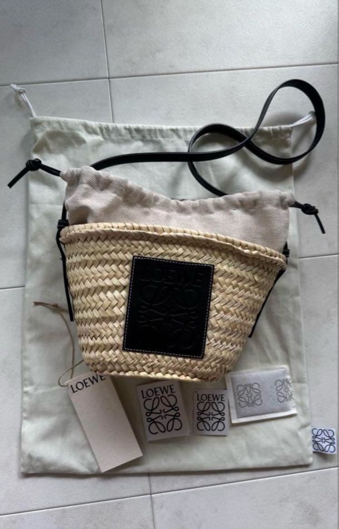 LOEWE ドローストリングバケットバッグ