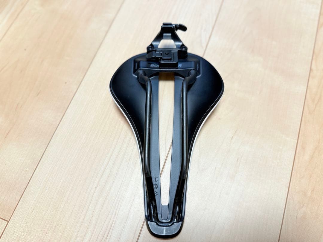 トレック　ボントレガー　AEOLUS PRO サドル　限定色ホワイト145mm
