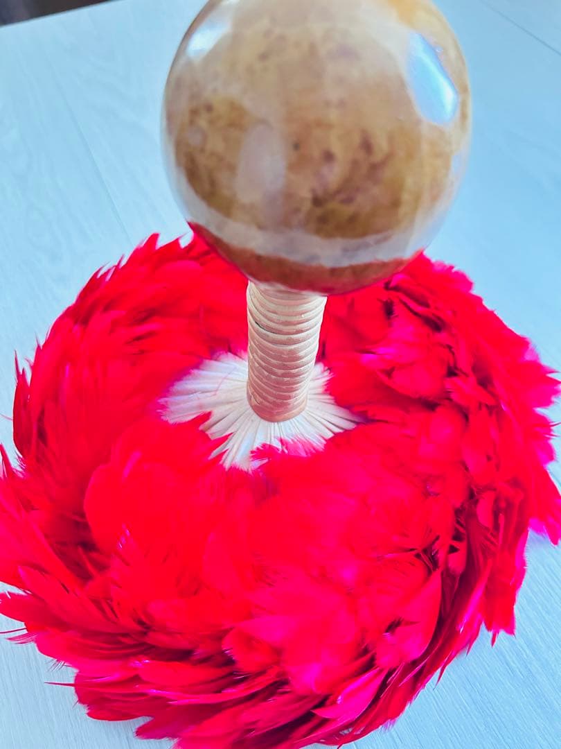 ウリウリ　フラダンス　タヒチアン　赤　羽　黄色　楽器　ハワイ　一体型　２個セット