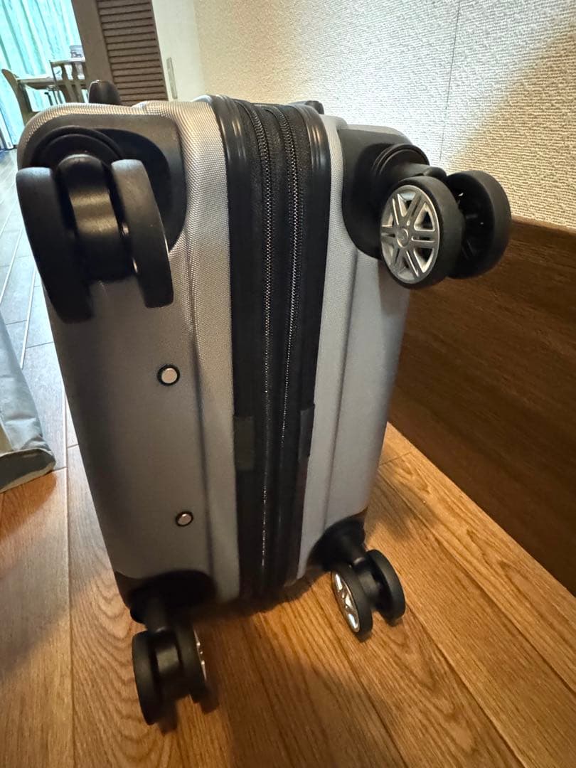 新品[New Trip] スーツケース拡張機能付き 軽量60リットルM シルバー