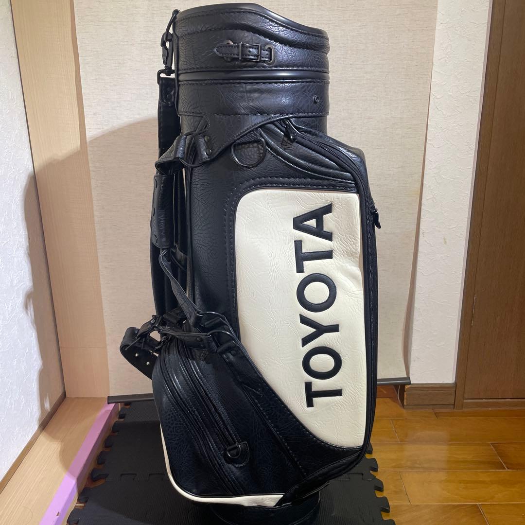 lnoway ブリーフィング社製TOYOTAロゴ キャディバッグ 黒/白