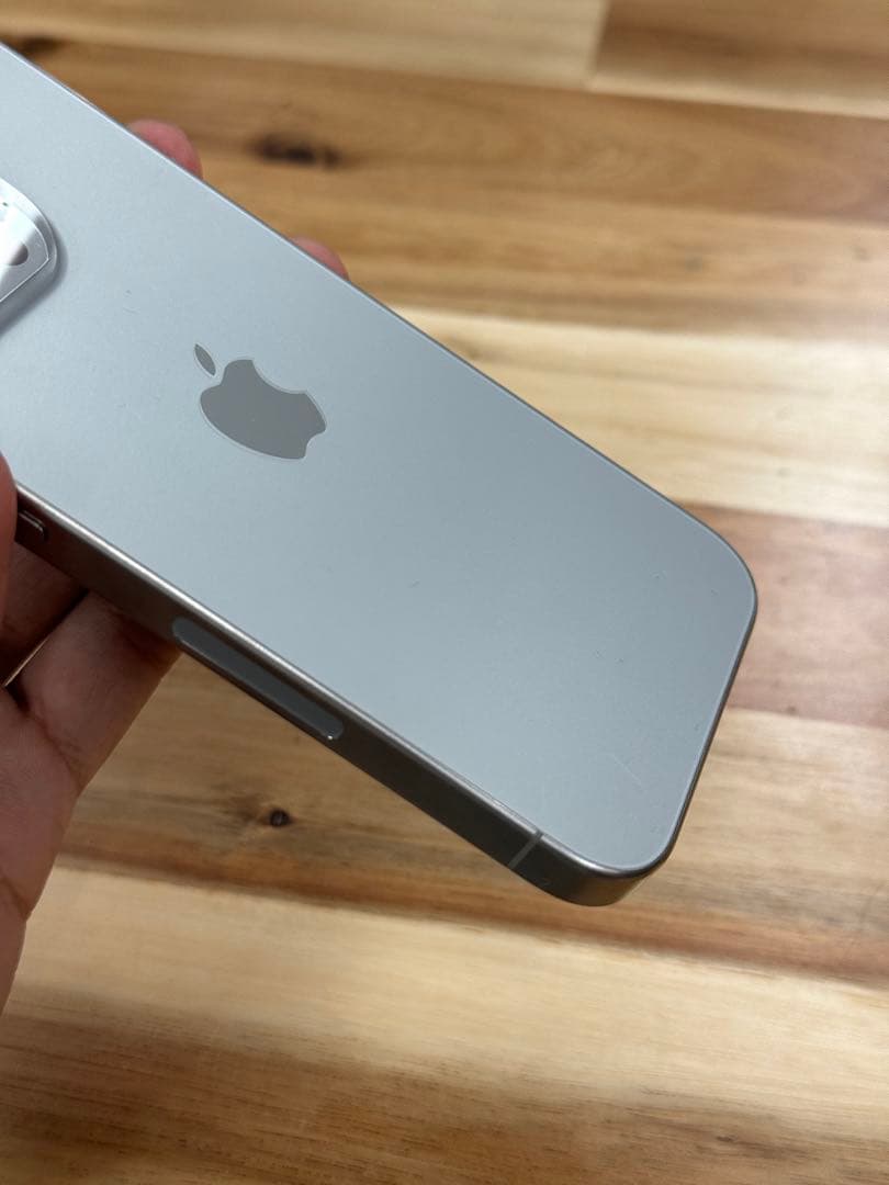 美品　iPhone 15 Pro 256gb SIMフリー版