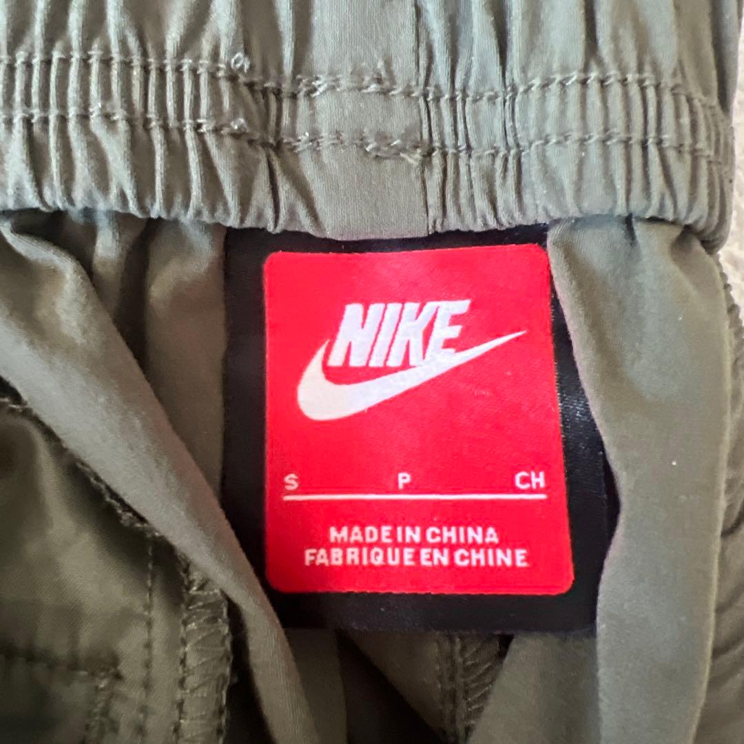 Nike フード付きナイロンジャケット