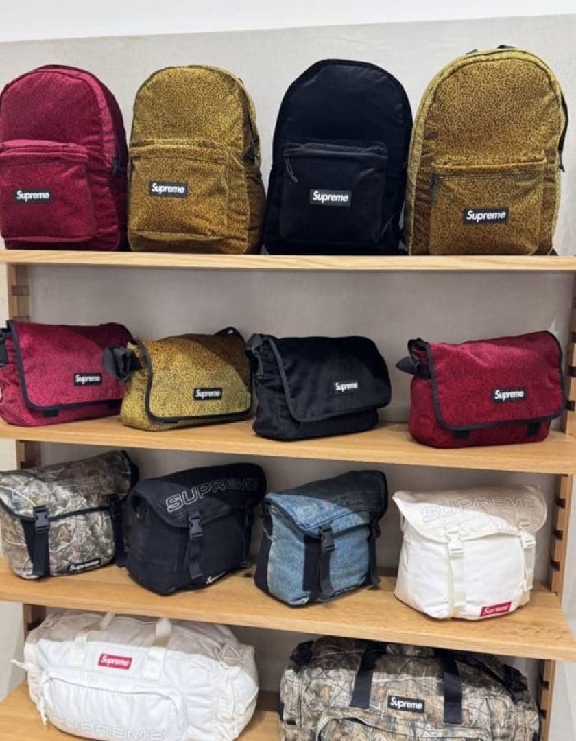 バッグ Supreme Velvet Small Messenger Bag Black