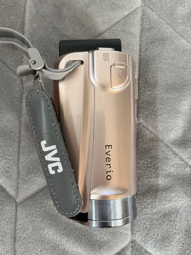 【2メガのSDカード付き】ビデオカメラJVC Everio GZ-E565