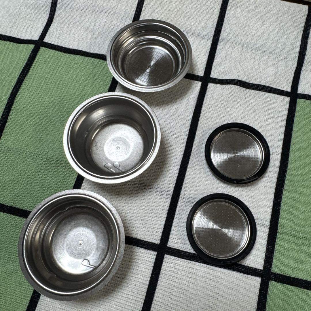 DeLonghi エスプレッソマシン　ECP3220J-W