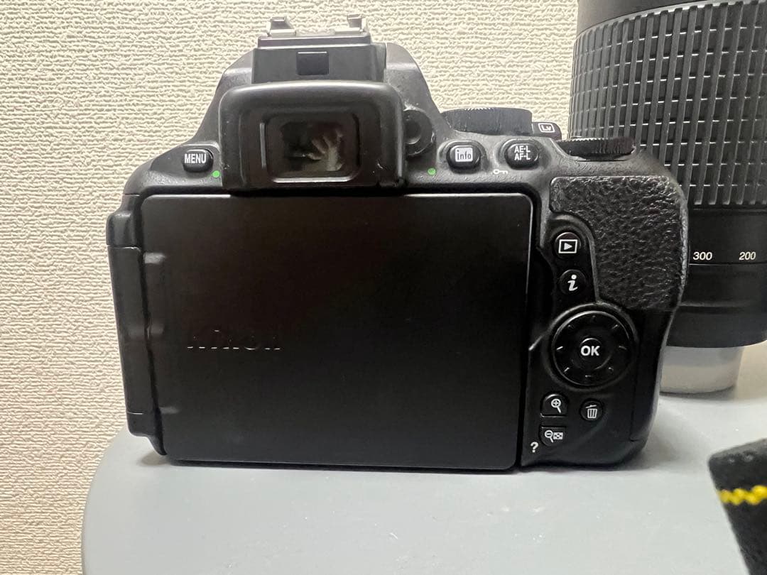 Nikon D5600 デジタル一眼レフカメラ　ダブルズームキット