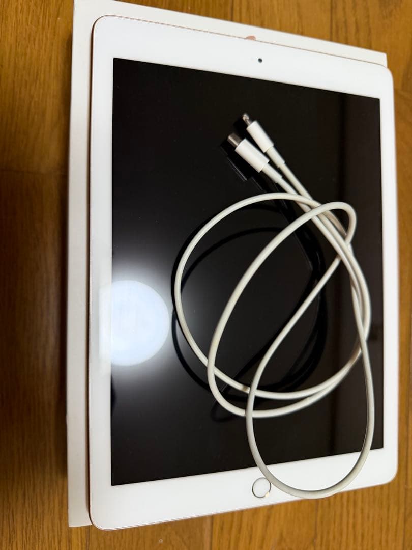 【訳あり】iPadゴールド 2018年 第6世代 MRJN2J/A