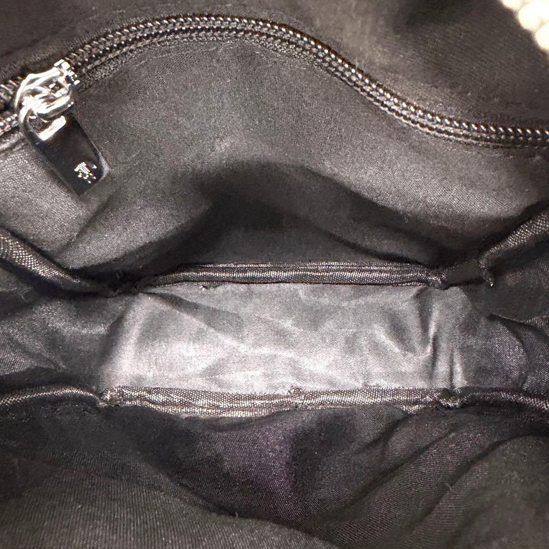 新品・未使用　ラコステ　シャンタコ　鹿の子地エンボスレザー　ショルダーバッグ　緑