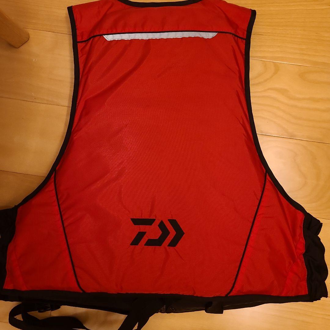ダイワ　ライフジャケットLサイズ　レッド ダイワ　レインマックスXL　ブラック