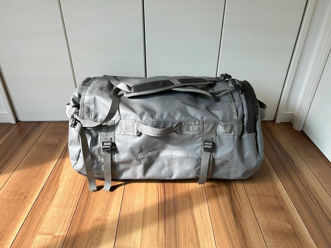 ノースフェイス ダッフルバッグ 希少グレー 大きい 大容量 中古 美品