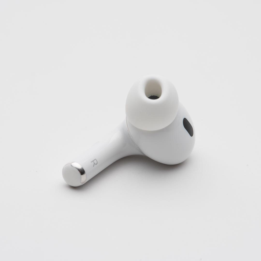 送料込｜Apple AirPods Pro（第2世代）Lightning版