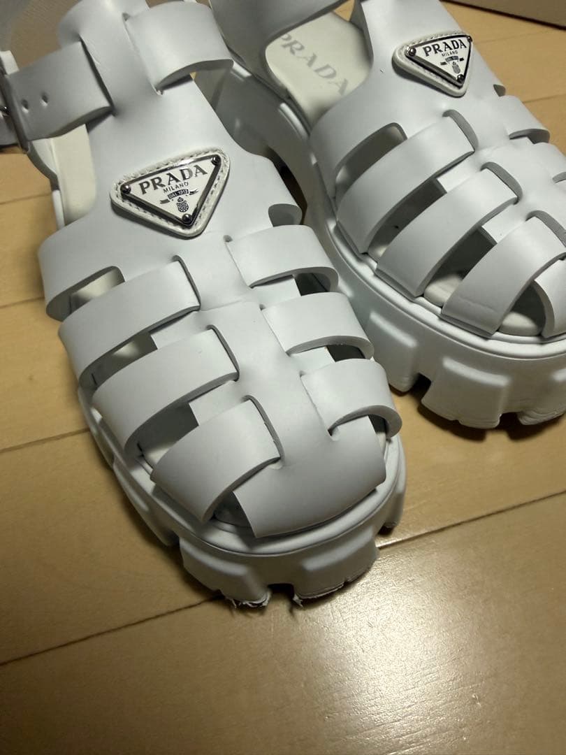 PRADA ラバーサンダル　ホワイト　箱付