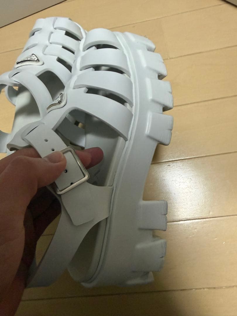 PRADA ラバーサンダル　ホワイト　箱付