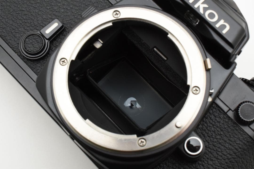 超美品 NIKON FE ブラック フィルムカメラ モルト新品交換済 M381