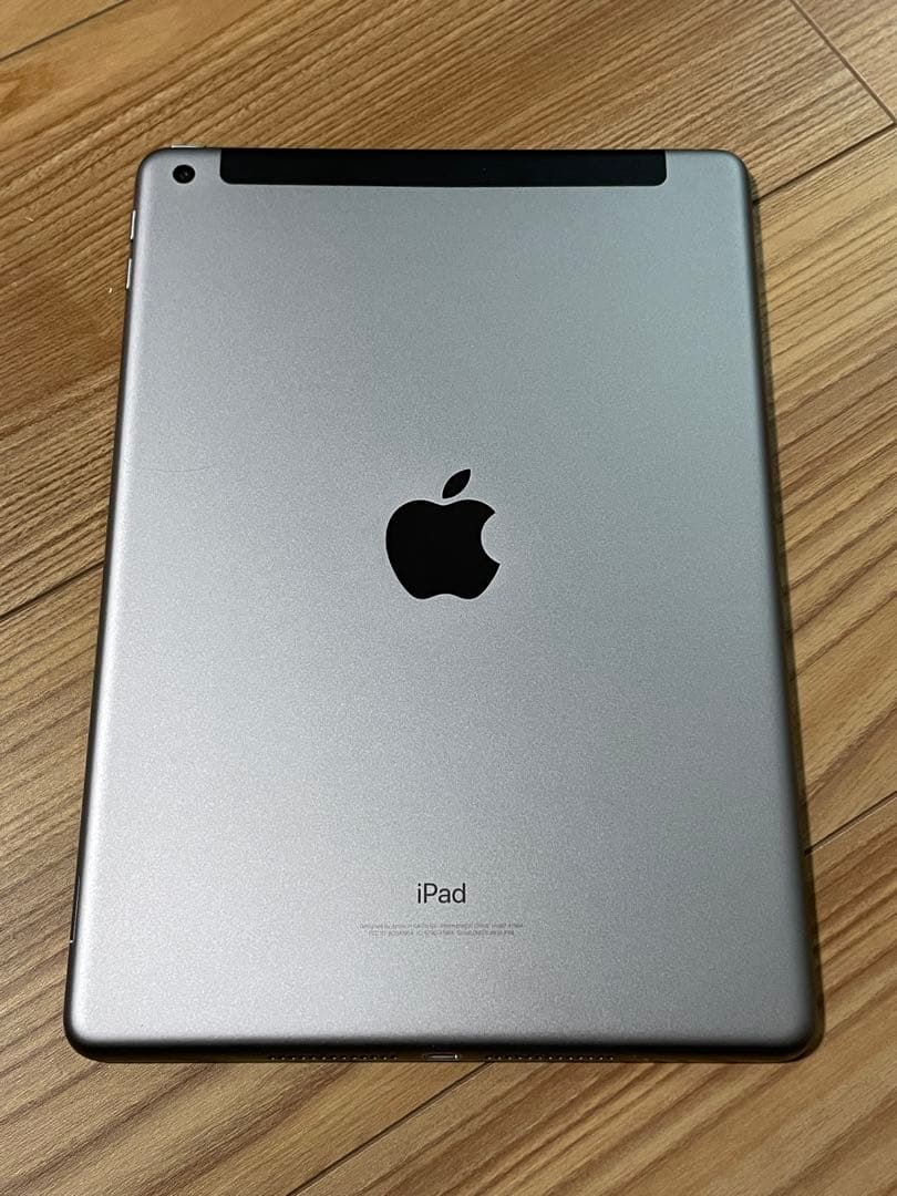 Apple iPad シルバー/第6世代/32GB/Wi-Fi+Cellular
